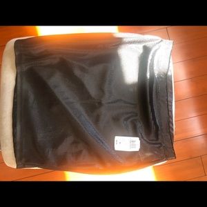 Black glimmer short skirt